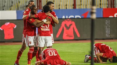  كم نقطة تفصل الأهلي عن التتويج بالدوري المصري بعد الفوز على الإسماعيلي؟ 