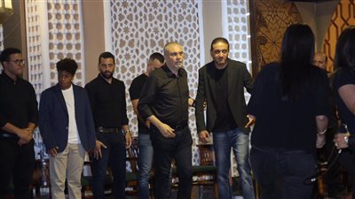 حضور الإعلامي عمرو الليثي لعزاء الراحل علاء عبد الخالق 