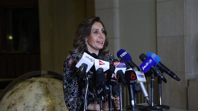 وسط إقبال جماهيري كبير..وزيرة الثقافة تشهد انطلاق فعاليات مشروع 