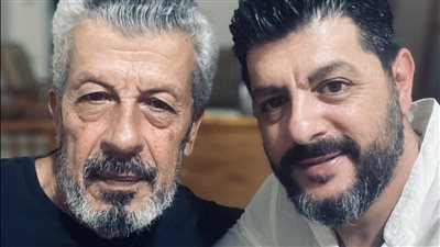 برفقة والده.. طوني عيسى يحتفل بعيد ميلاد والده