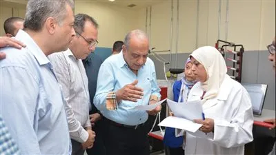 ينتج 15 طن غزل يوميا.. وزير قطاع الأعمال يتابع التشغيل التجريبي لمصنع 