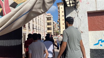 تفتيش طلاب الثانوية قبل دخول لجان امتحانات التفاضل والتكامل والجيولوجيا وعلم النفس بالدقهلية.. صور 