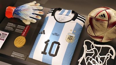 قميص ميسي التاريخي يزين متحف 