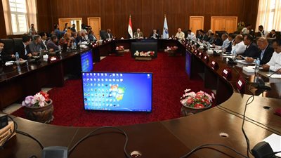 وزير الإسكان ومحافظ البحر الأحمر يتابعان موقف خدمات مياه الشرب  بالغردقة