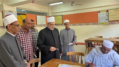 وكيل الأزهر يتفقَّد مركز تصحيح مجمع مدينة نصر ويشدِّد على مراعاة الدقة في التَّصحيح