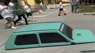 ترتفع عن الأسفلت بـ 3 سم.. الكشف أقصر سيارة في العالم 