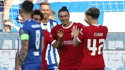 ليفربول يكتسح كارلسروهر برباعية وديًا بمشاركة محمد صلاح 