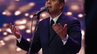 في حفل كامل العدد.. 