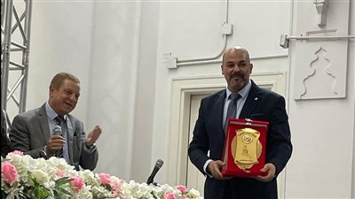 نقابة أطباء القاهرة تكرم مدير مستشفى معهد ناصر 