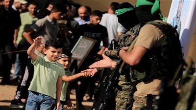 هاي أرضي!.. طفل فلسطيني يصرخ في وجه جندي إسرائيلي