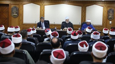 وكيل الأزهر: خدمة كتاب الله شرف عظيم والإقبال على الأروقة ترجمة لثقة الناس 