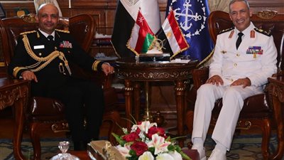 مصر وعُمان تبحثان سبل تعزيز التعاون المشترك في مجالات البحرية العسكرية