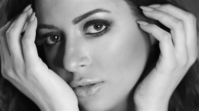 تعرف على القصة الكاملة وراء اعتزال منى فاروق 