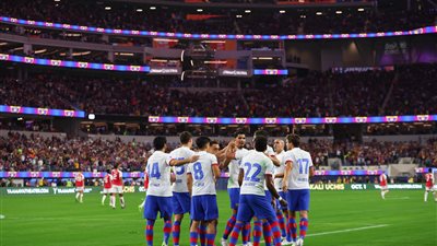 اختار البريميرليج.. نجم برشلونة يرفض ارتداء قميص يوفنتوس 