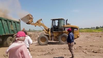 رفع 9400 طن مخلفات صلبة والتخلص الآمن منها لردم بركة تل المقدام بالدقهلية