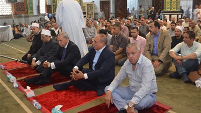 محافظ القليوبية يحضر فعاليات القافلة الدعوية بعد انتهاء صلاة الجمعة