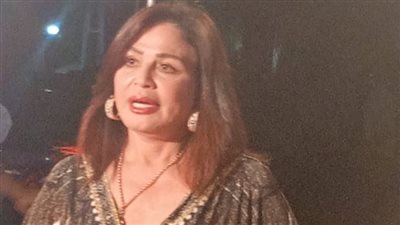 بإطلالة كلاسيكة.. إطلالة إلهام شاهين في حفل افتتاح المهرجان القومي للمسرح المصري في دورته الـ 16