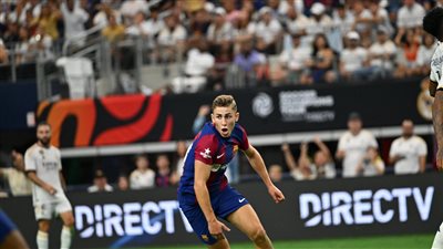 بعد الكلاسيكو.. برشلونة يواجه أزمة بشأن لوبيز