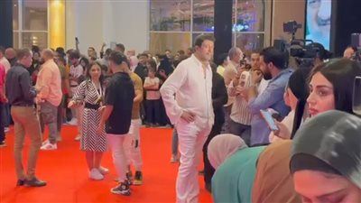 أحمد وفيق أول الحاضرين في العرض الخاص لفيلم 