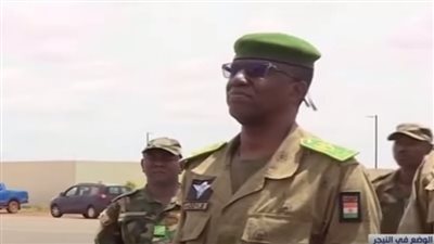 شاهد.. أول ظهور لرئيس النيجر المعزول منذ الانقلاب
