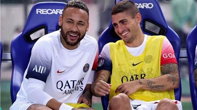 صراع ناري بين ثنائي سعودي على ضم نجم سان جيرمان 