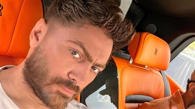 تامر حسني يحتفل بنجاح فيلمه الجديد: 