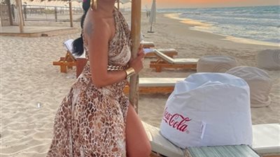 رانيا يوسف تخطف الانظار بالتايجر على البحر