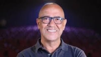 أشرف عبد الباقي يكشف حقيقة وجود تشابه بين كريم محمود عبدالعزيز ووالده (فيديو)