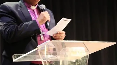 أندريه زكي يشهد حفل تخرج كلية لاهوت المثال بالشراكة مع 