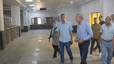 محافظ القليوبية يتفقد المجمعات الخدمية بمبادرة حياة كريمة (صور)