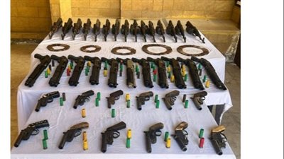 حملة أمنية بأسيوط لضبط حائزي ومتجري المواد المخدرة والأسلحة 