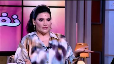 بدرية طلبة: 