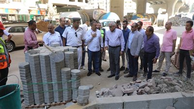محافظ الجيزة يعاين أعمال رصف وتطوير الطرق أسفل محور عمرو بن العاص
