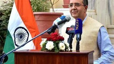 وزير السياحة والآثار يلتقي مع سفير الهند في القاهرة