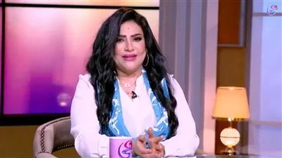 بدرية طلبة: 