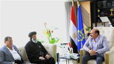 لهذا السبب.. أشرف عطية يستقبل الأنبا بيشوى أسقف أسوان وتوابعها
