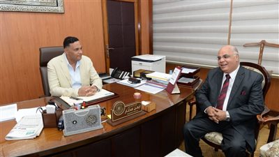 محافظ الدقهلية يستقبل السكرتير العام المساعد الجديد في أول يوم عمل له 