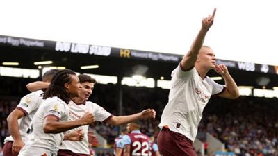 هدف هالاند الثاني أمام بيرنلي في الدوري الإنجليزي