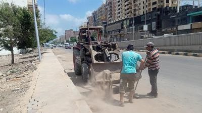 بمشاركة 9 وحدات محلية.. رفع 820 طن مخلفات صلبة و40 طن أتربة من شوارع المنصورة