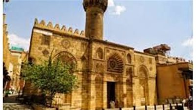 كل ما تريد معرفته عن جامع الأقمر