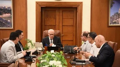 محافظ بورسعيد يتابع مستجدات أعمال ميكنة إدارات الجهاز التنفيذي للمنطقة الحرة