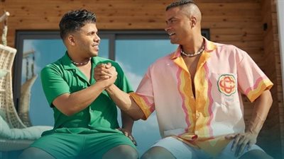 حدادًا علي والده أحمد شيبة.. عمر كمال يعلن تأجيل طرح أغنيته 