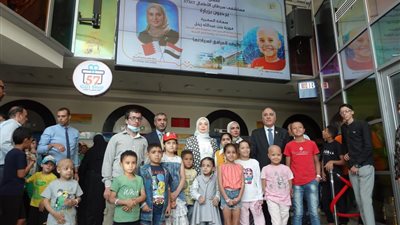 سفيرة البحرين لدى القاهرة تزور مستشفى 57357 لسرطان الأطفال