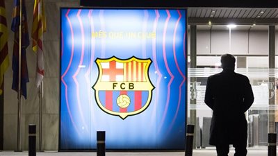  تشيلسي وباريس سان جيرمان يتصارعان على التعاقد مع نجم برشلونة 