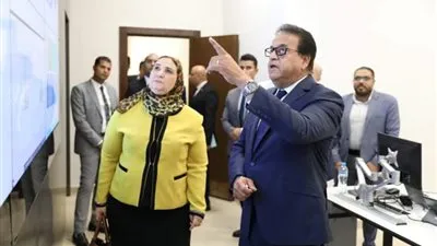 وزيرا الصحة والتضامن الاجتماعي يناقشان تيسير استخراج بطاقة الخدمات المتكاملة