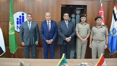 وزير التنمية المحلية ومحافظ القليوبية يوقعان بروتوكولا لتقديم خدمات الشبكة الوطنية للطوارئ 