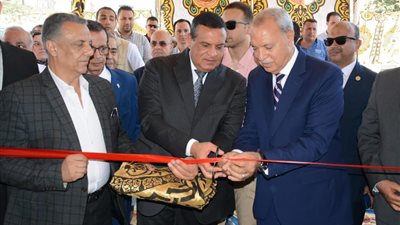 وزير التنمية يفتتح أعمال تطوير مجزر كفر سعد ومشروع النقل الجماعي بمدينة بنها (صور)
