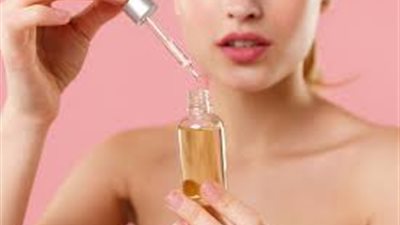 هذا الزيت يخلصك من الشعر الزائد ويوحد لون البشرة.. ما هو؟