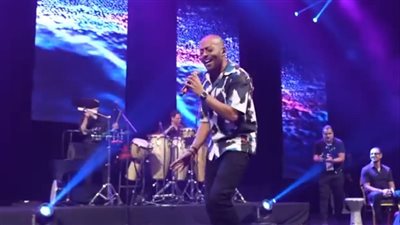 لأول مرة في دبي.. تامر عاشور يحيي حفلا غنائيا بحضور جماهيري كبير