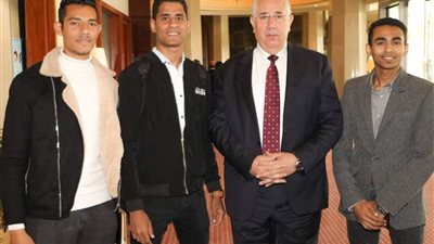 مقتل 7 مشجعين لكرة قدم وإصابة عشرات في انقلاب حافلة 